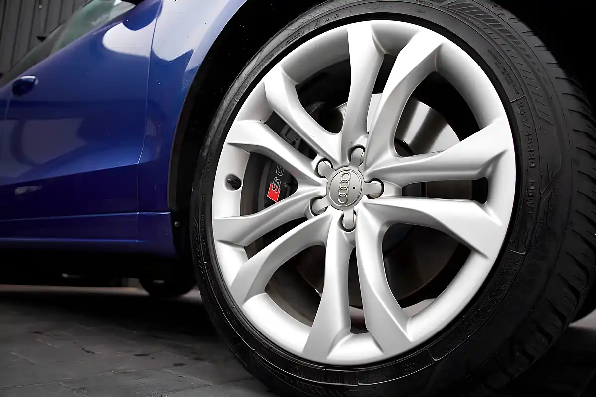 Used 2015 Audi SQ5 S Design Blue - Interior and Exterior details 14