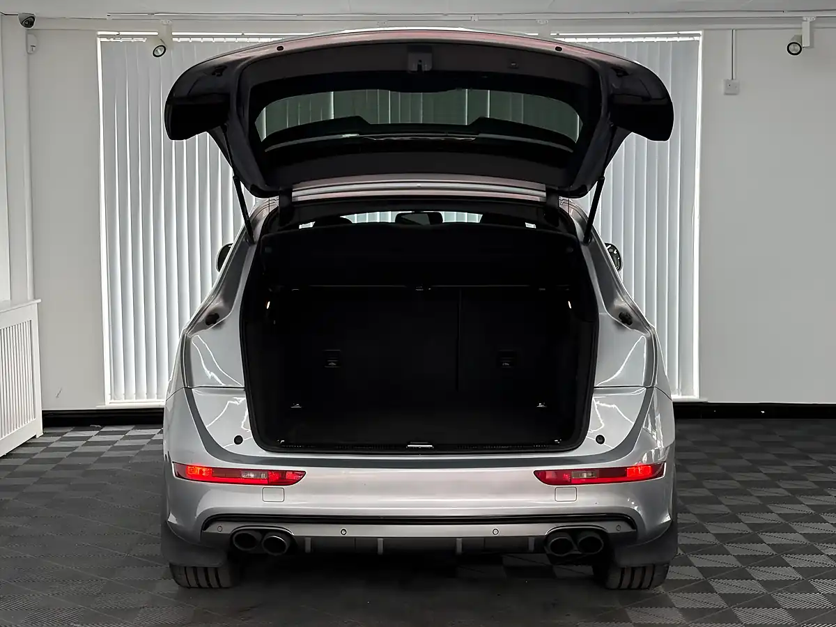 Used 2015 Audi SQ5 S Silver - Interior and Exterior details 10