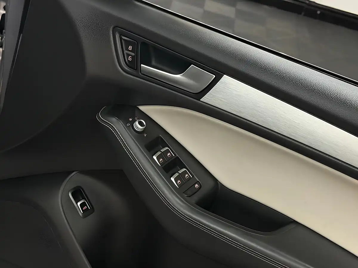 Used 2015 Audi SQ5 S Silver - Interior and Exterior details 15
