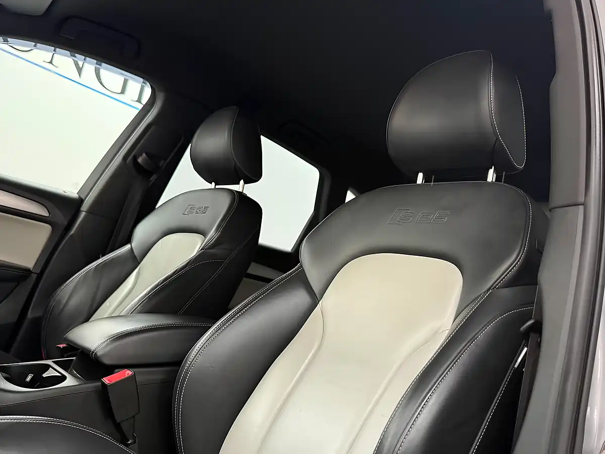 Used 2015 Audi SQ5 S Silver - Interior and Exterior details 4