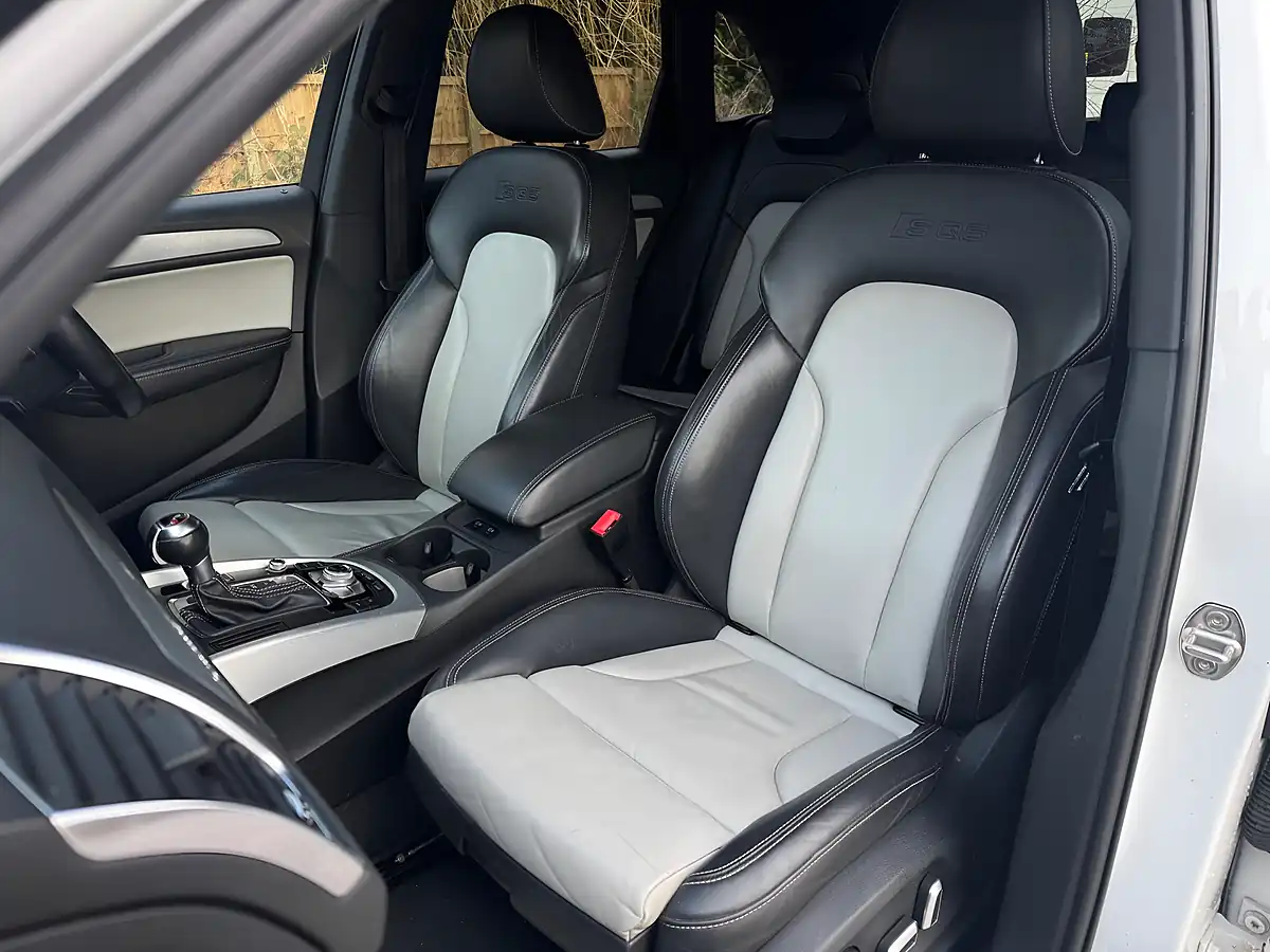 Used 2015 Audi SQ5 White - Interior and Exterior details 11