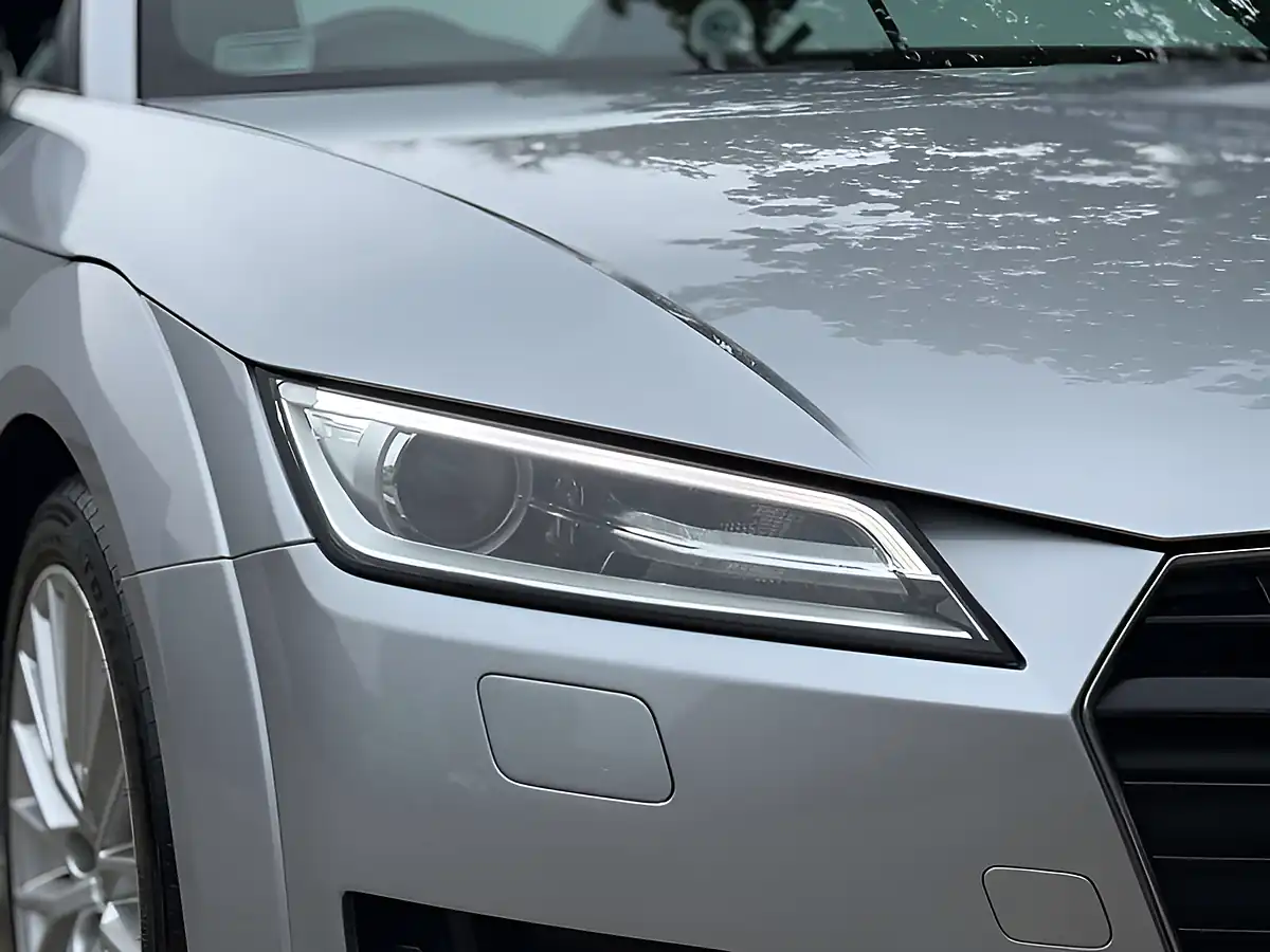 Used 2015 Audi Tt Sport Floret Silver - Interior and Exterior details 6