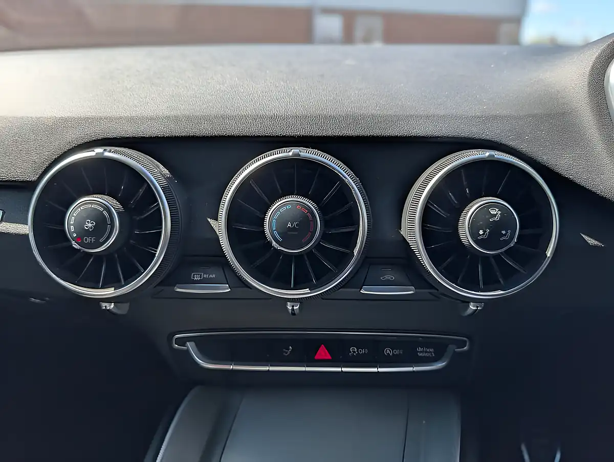 Used 2015 Audi Tt Ultra Sport White - Interior and Exterior details 18