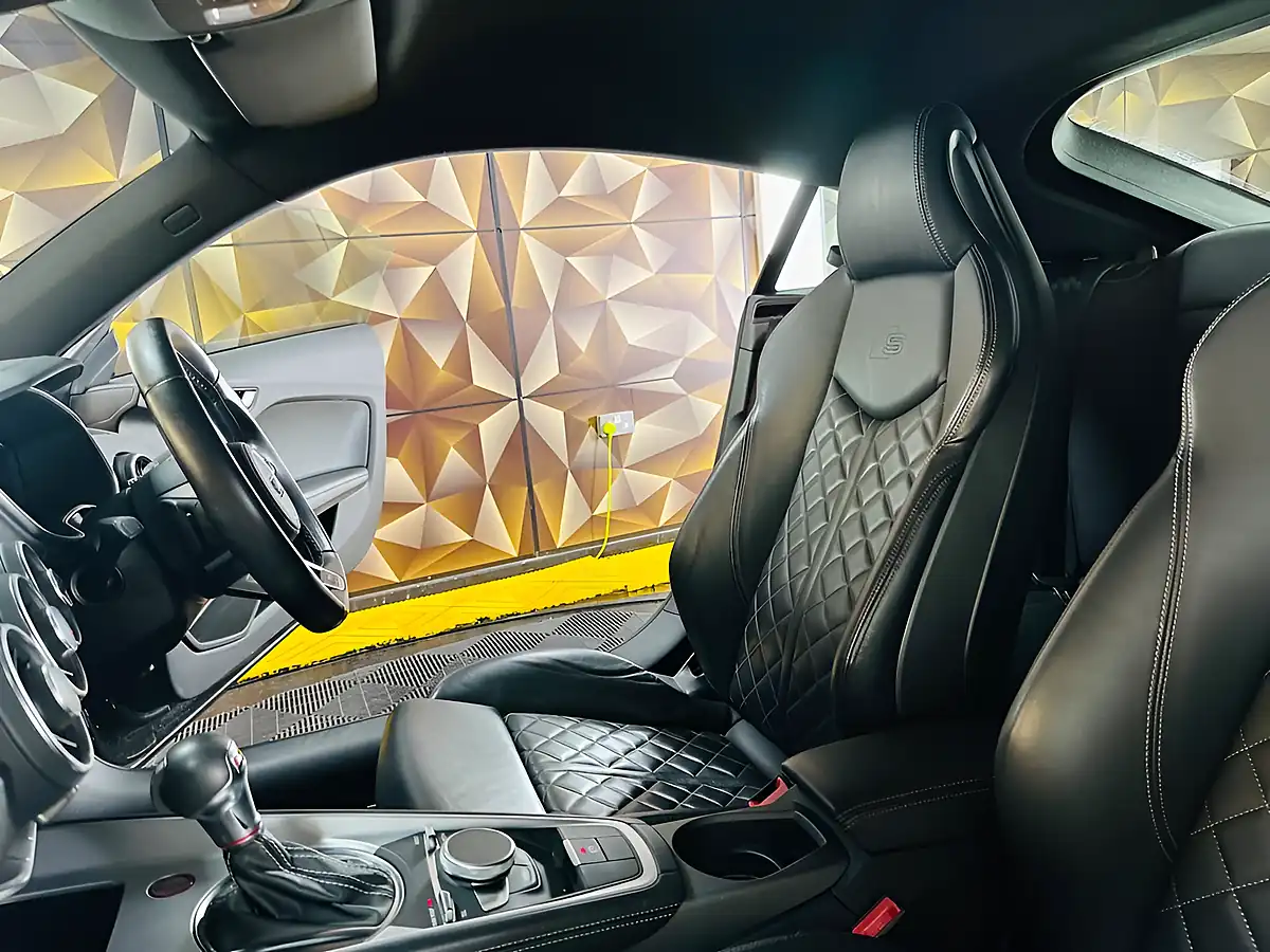 Used 2015 Audi Tts Coupe Black - Interior and Exterior details 3