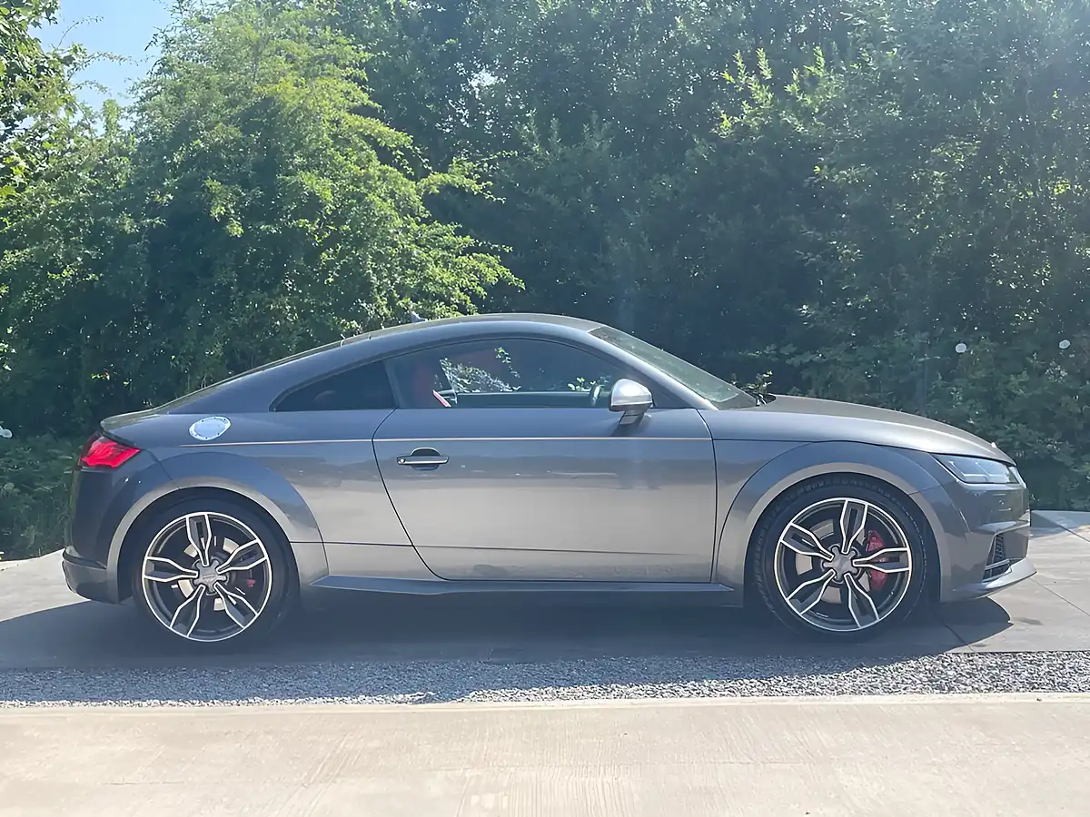 Used 2015 Audi Tts Coupe Grey - Interior and Exterior details 3