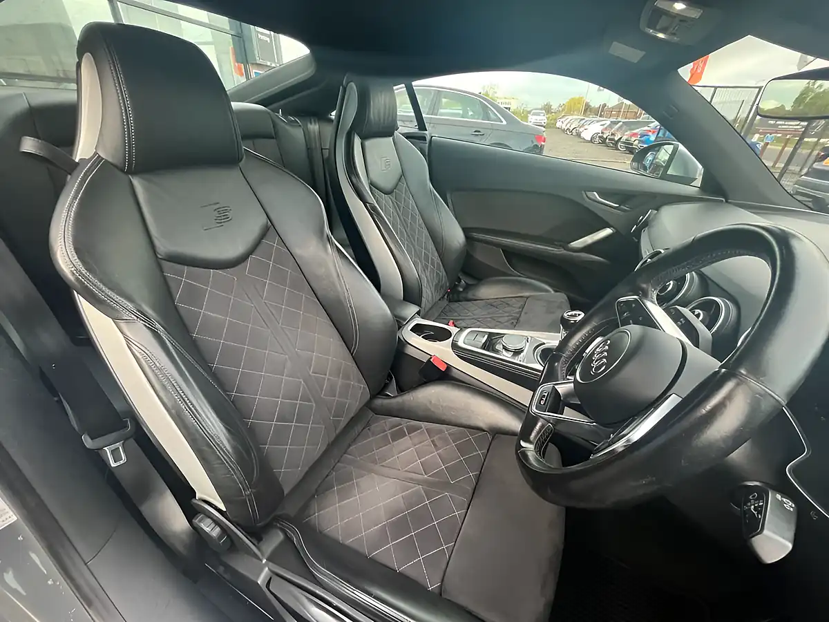 Used 2015 Audi Tts Coupé Nano Grey - Interior and Exterior details 11