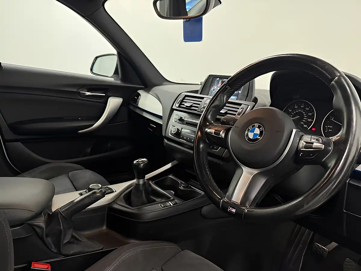 Used 2015 BMW 1 Series M Sport Alpine White - Interior and Exterior details 10
