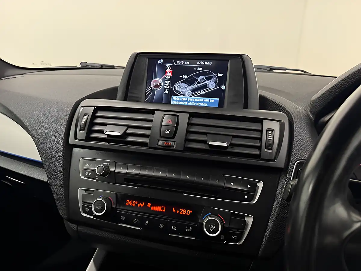 Used 2015 BMW 1 Series M Sport Alpine White - Interior and Exterior details 15