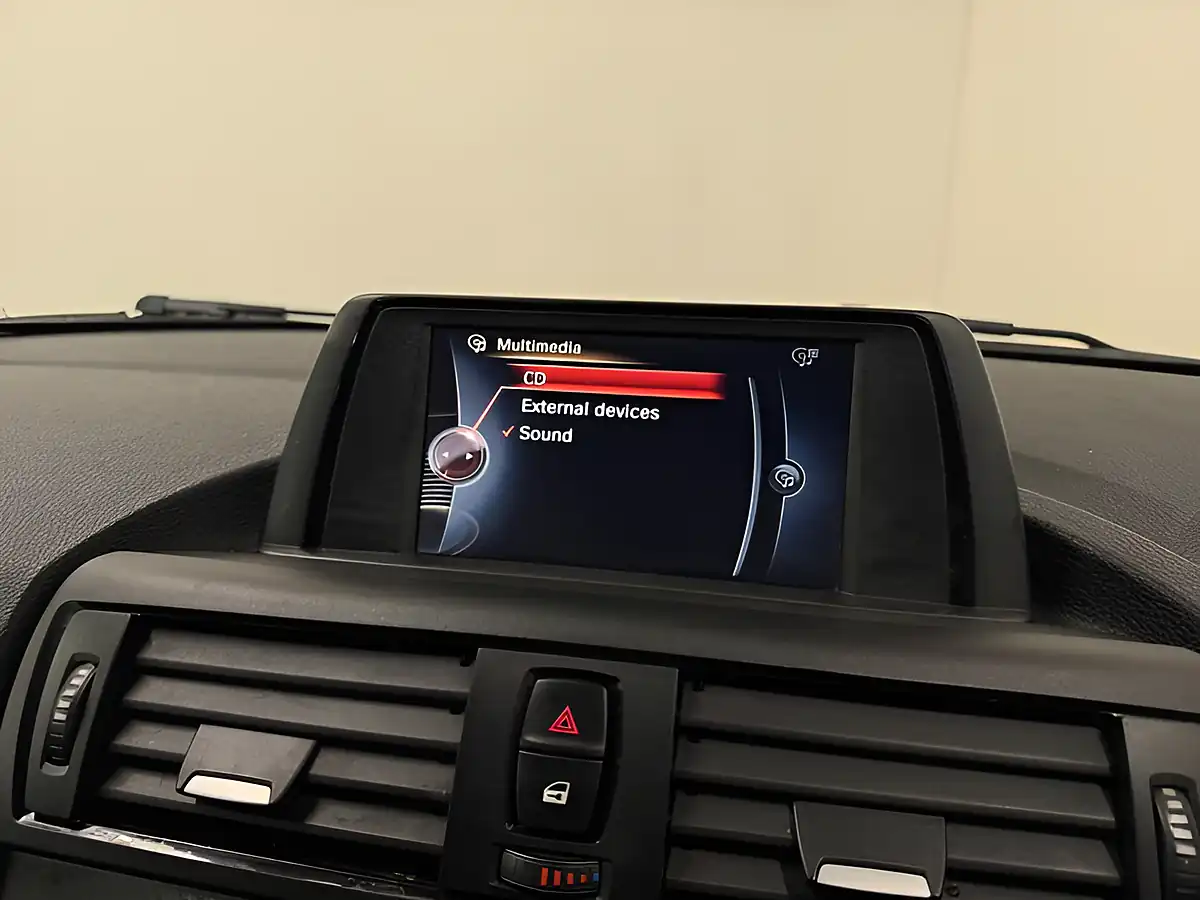 Used 2015 BMW 1 Series M Sport Alpine White - Interior and Exterior details 17