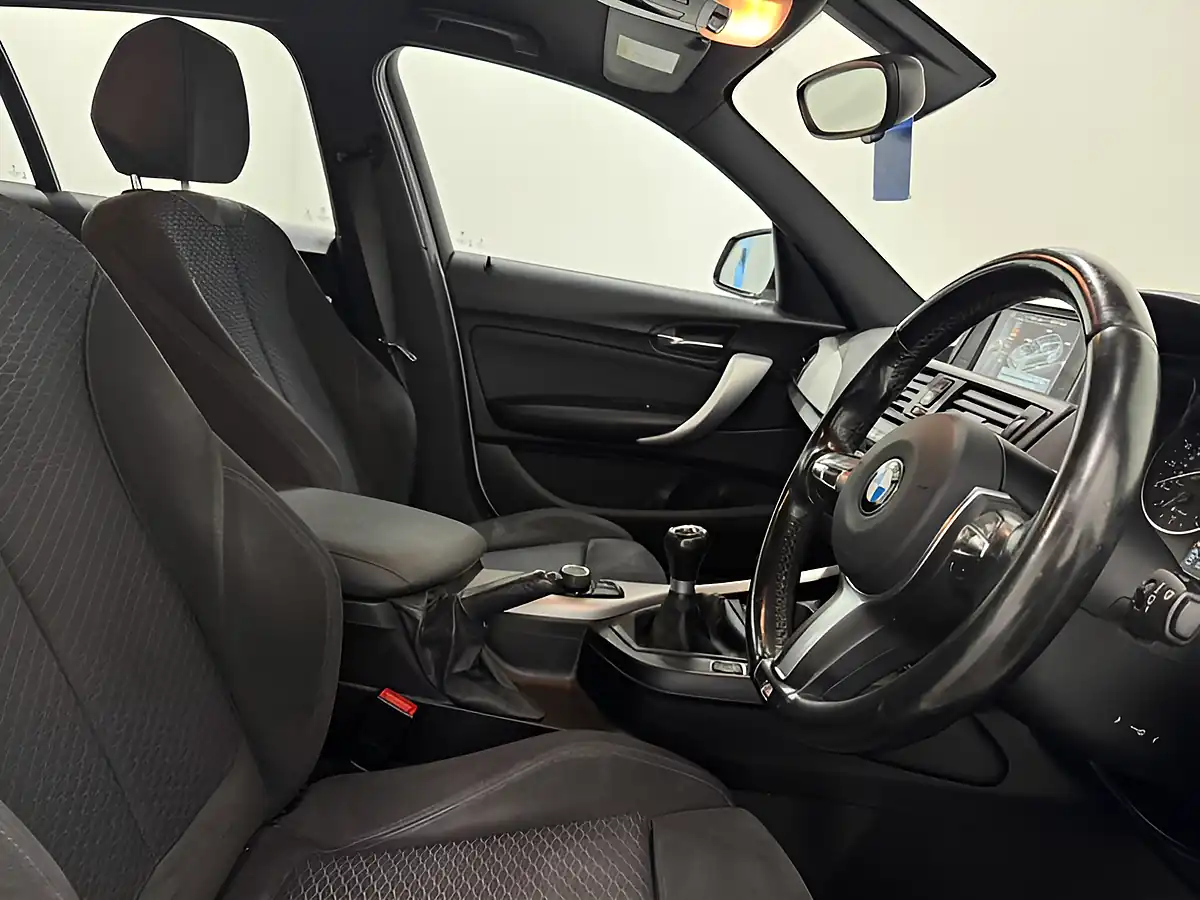 Used 2015 BMW 1 Series M Sport Alpine White - Interior and Exterior details 9