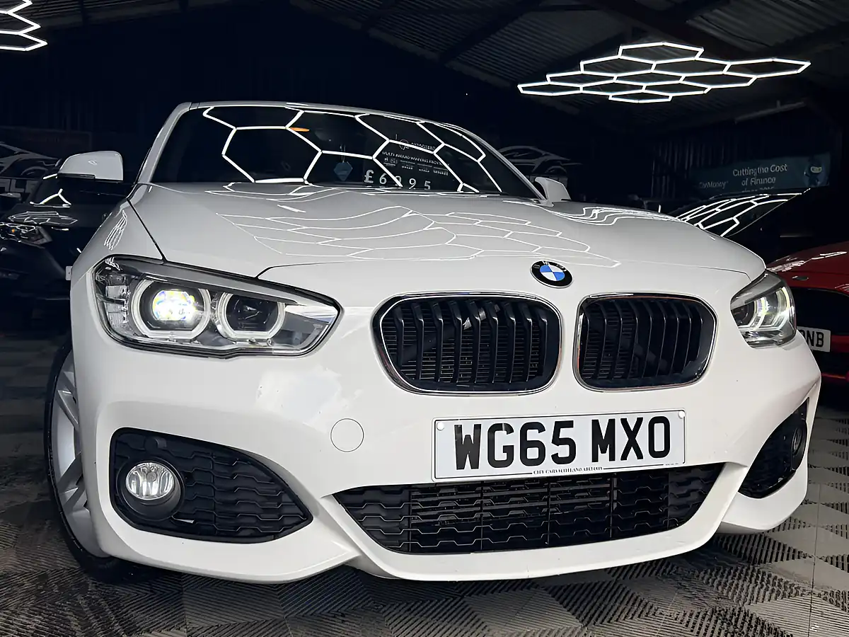 Used 2015 BMW 1 Series M Sport Alpine White - Front View