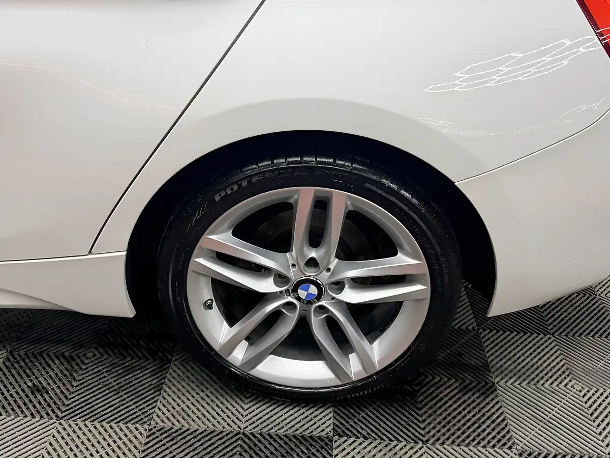 Used 2015 BMW 1 Series M Sport Alpine White - Interior and Exterior details 10
