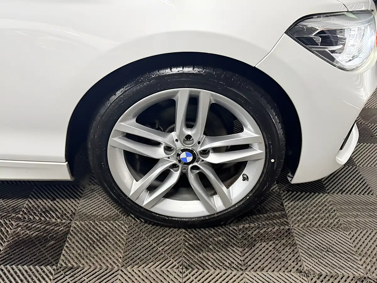 Used 2015 BMW 1 Series M Sport Alpine White - Interior and Exterior details 12