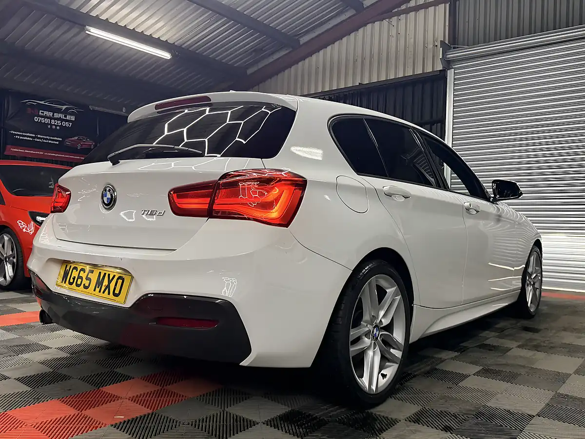 Used 2015 BMW 1 Series M Sport Alpine White - Interior and Exterior details 15