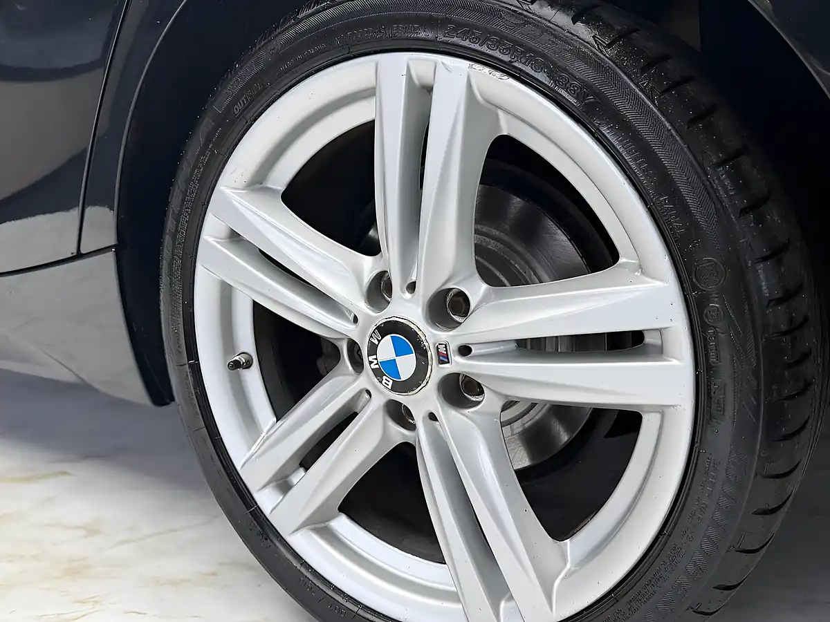 Used 2015 BMW 1 Series M Sport Black - Interior and Exterior details 11