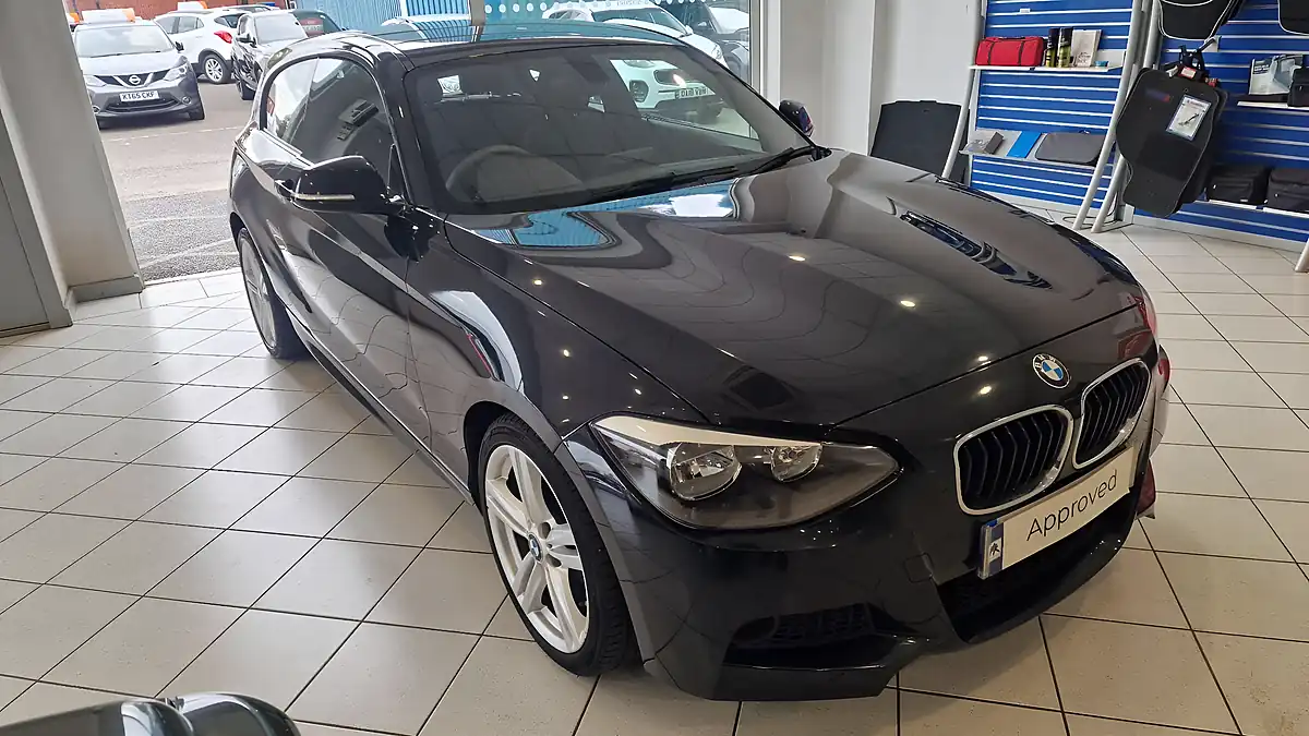 Used 2015 BMW 1 Series M Sport Black - Front View