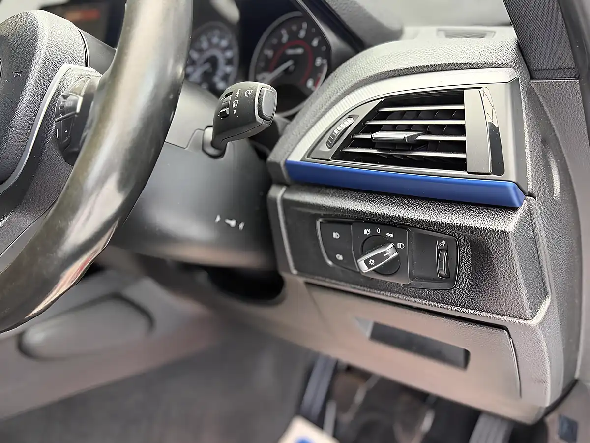Used 2015 BMW 1 Series M Sport Silver - Interior and Exterior details 16
