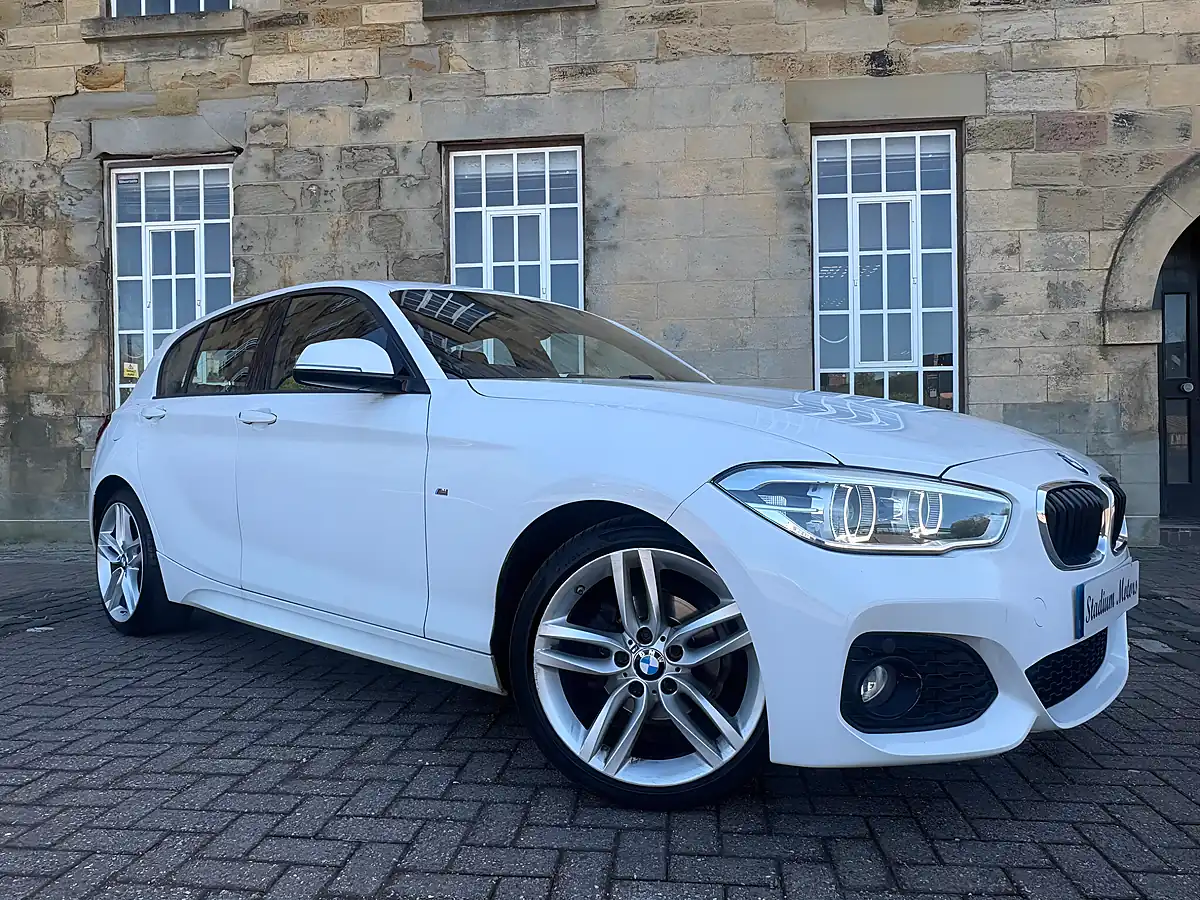 Used 2015 BMW 1 Series M Sport White - Front View