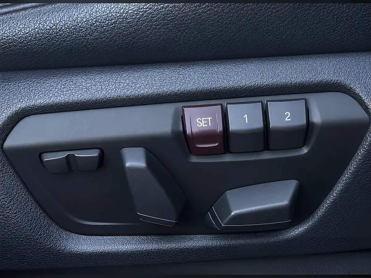 Used 2015 BMW 1 Series M Sport White - Interior and Exterior details 11