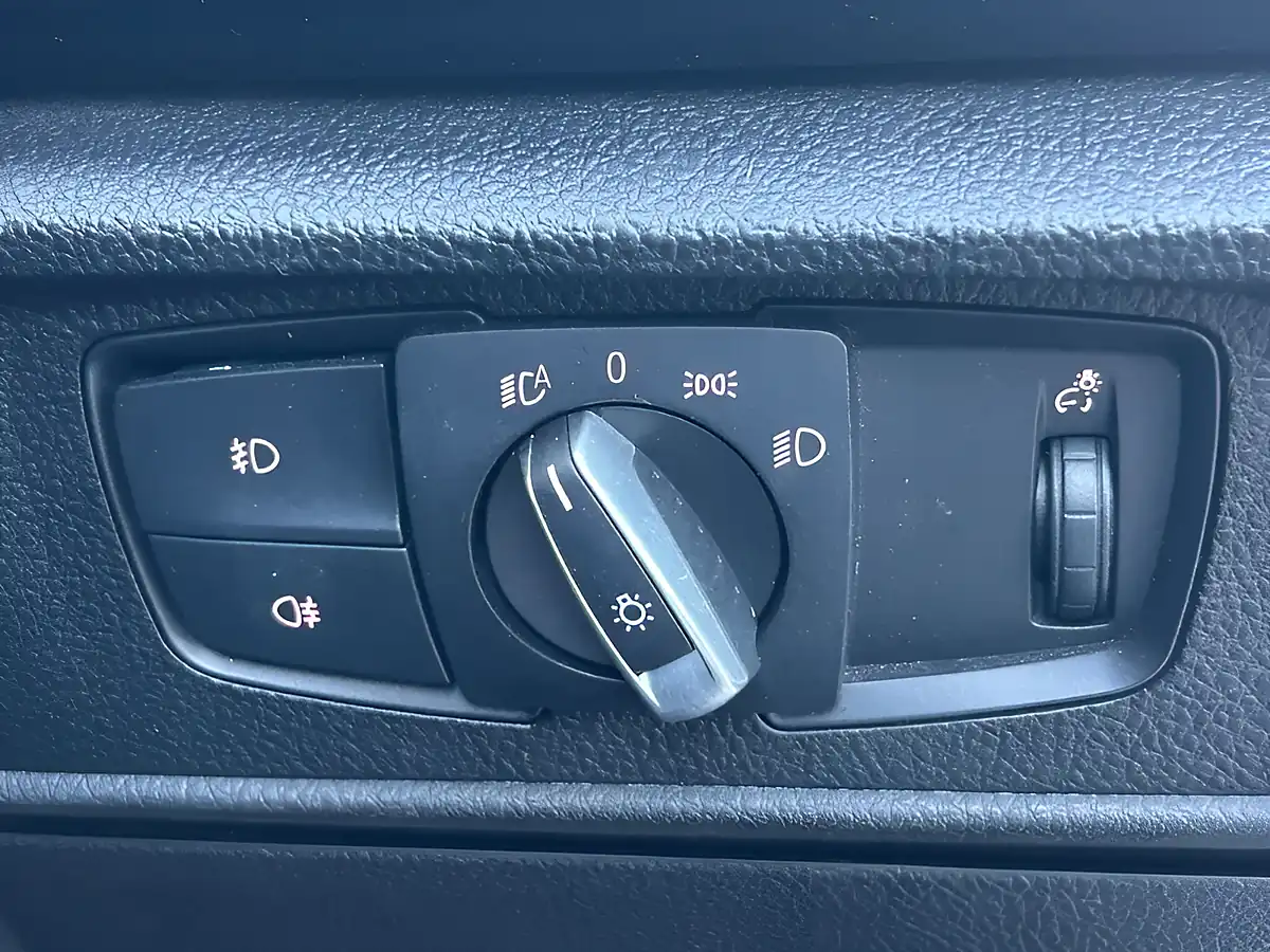 Used 2015 BMW 1 Series M Sport White - Interior and Exterior details 17