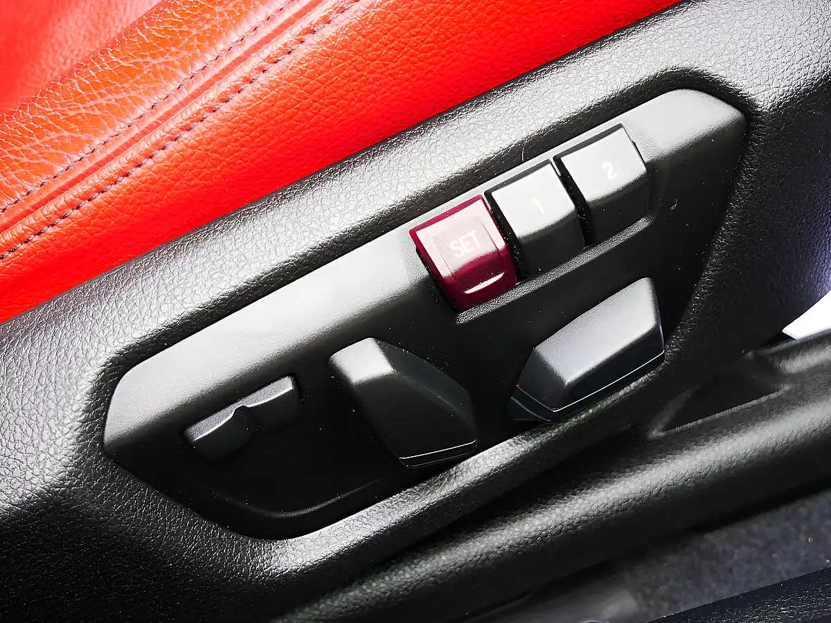 Used 2015 BMW 1 Series M135i Black Sapphire Metallic - Interior and Exterior details 16