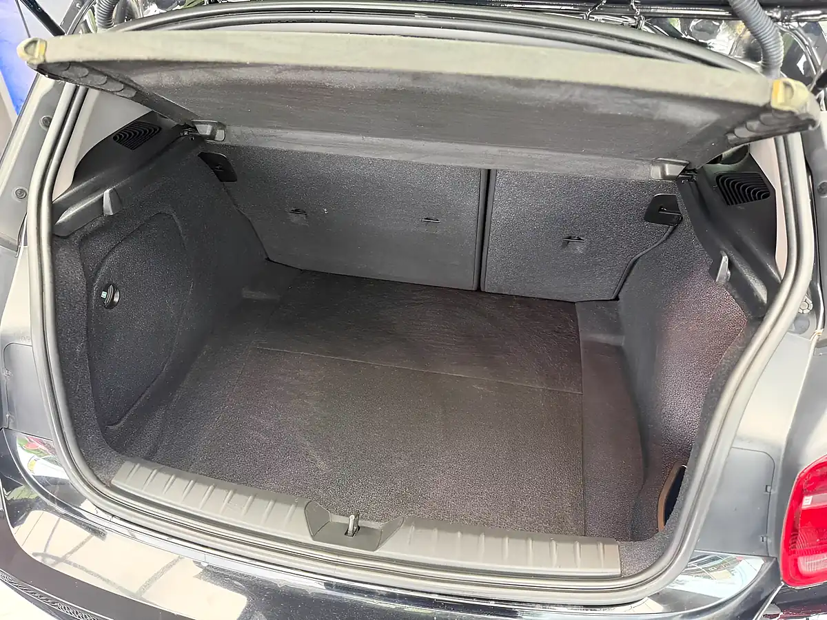 Used 2015 BMW 1 Series Sport Black - Interior and Exterior details 16