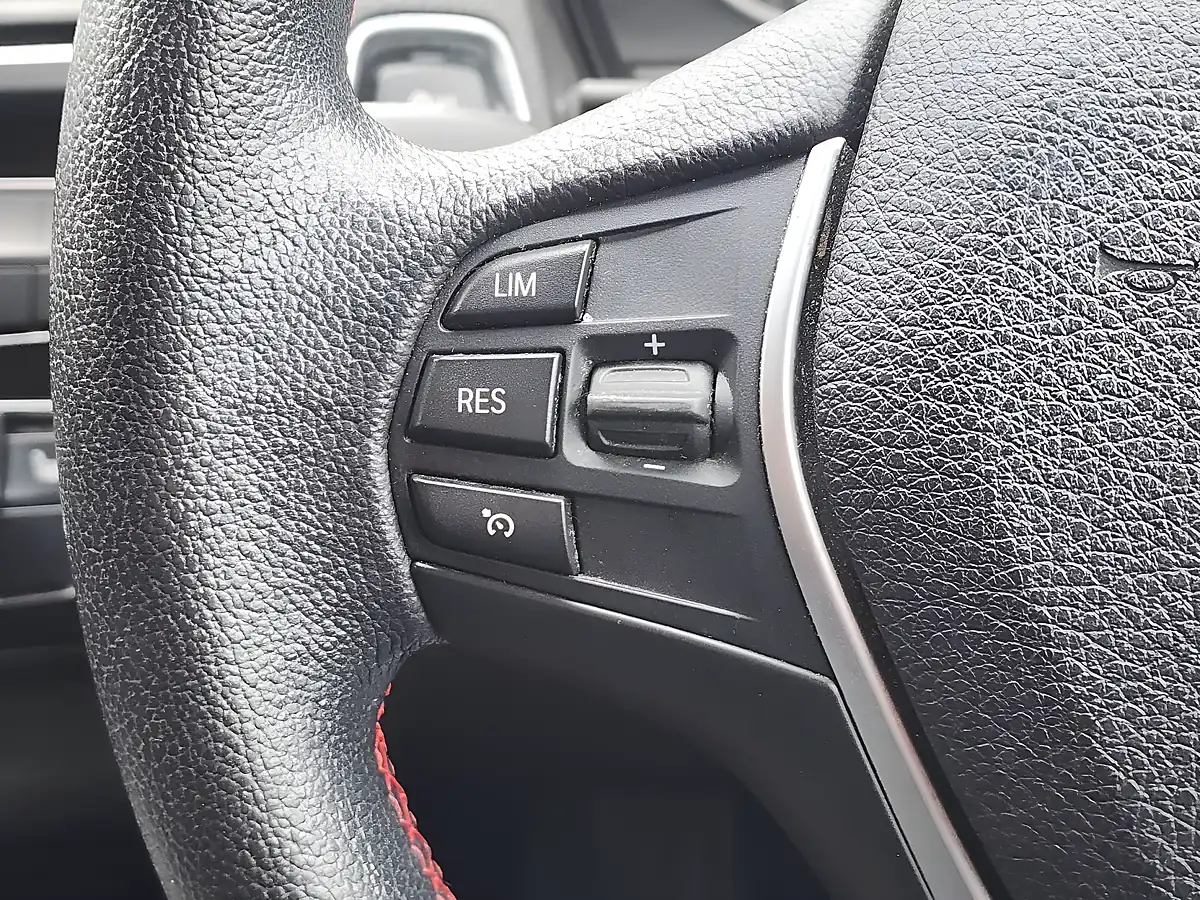 Used 2015 BMW 1 Series Sport Black - Interior and Exterior details 15