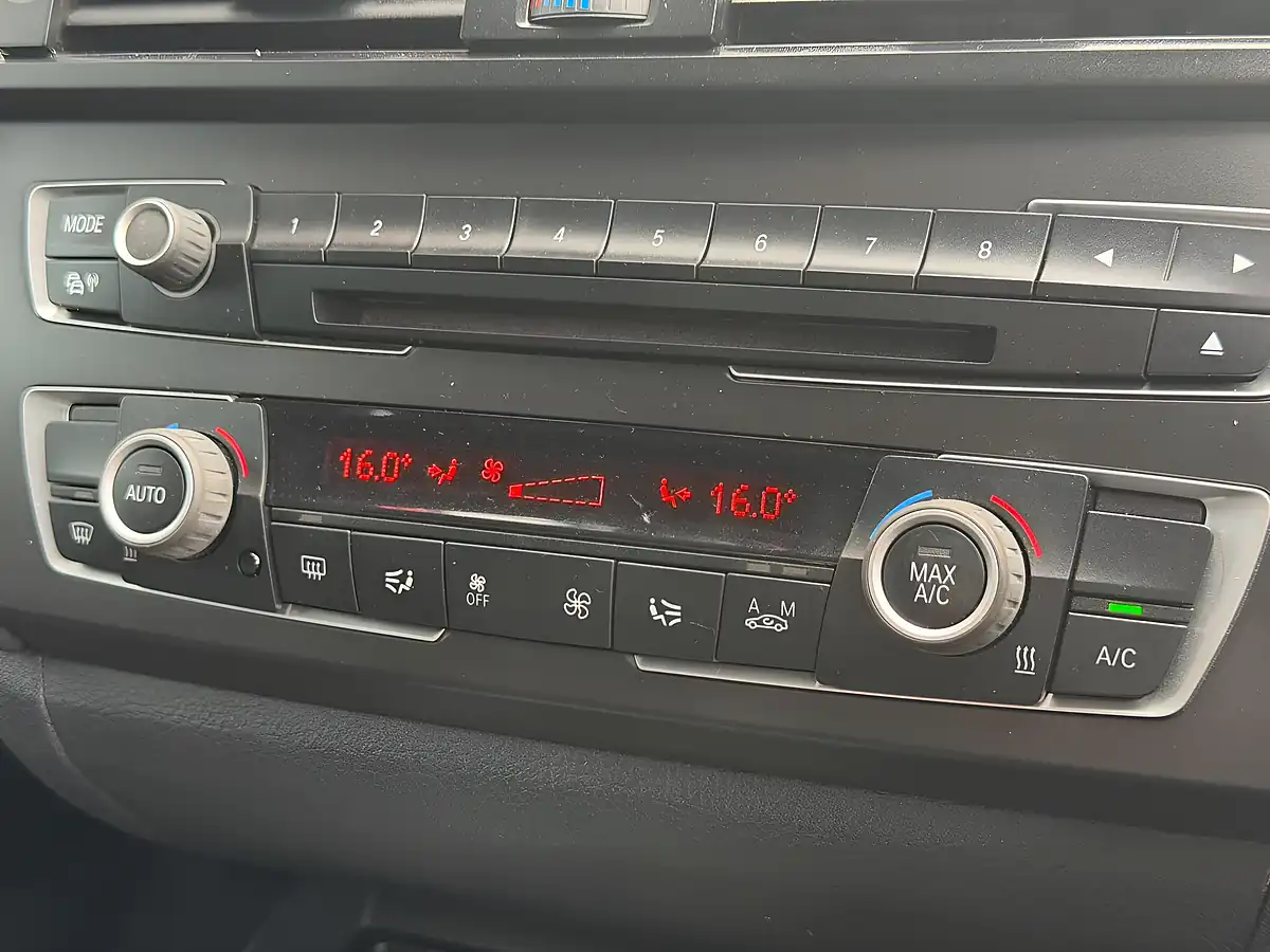 Used 2015 BMW 1 Series Sport Blue - Interior and Exterior details 14