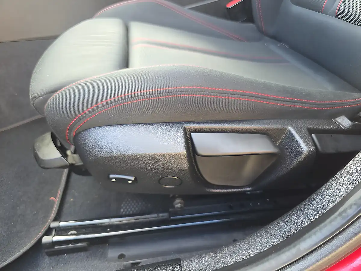 Used 2015 BMW 1 Series Sport Crimson Red - Interior and Exterior details 14