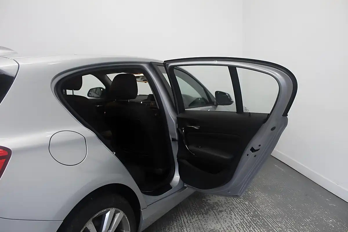 Used 2015 BMW 1 Series Sport Silver - Interior and Exterior details 12