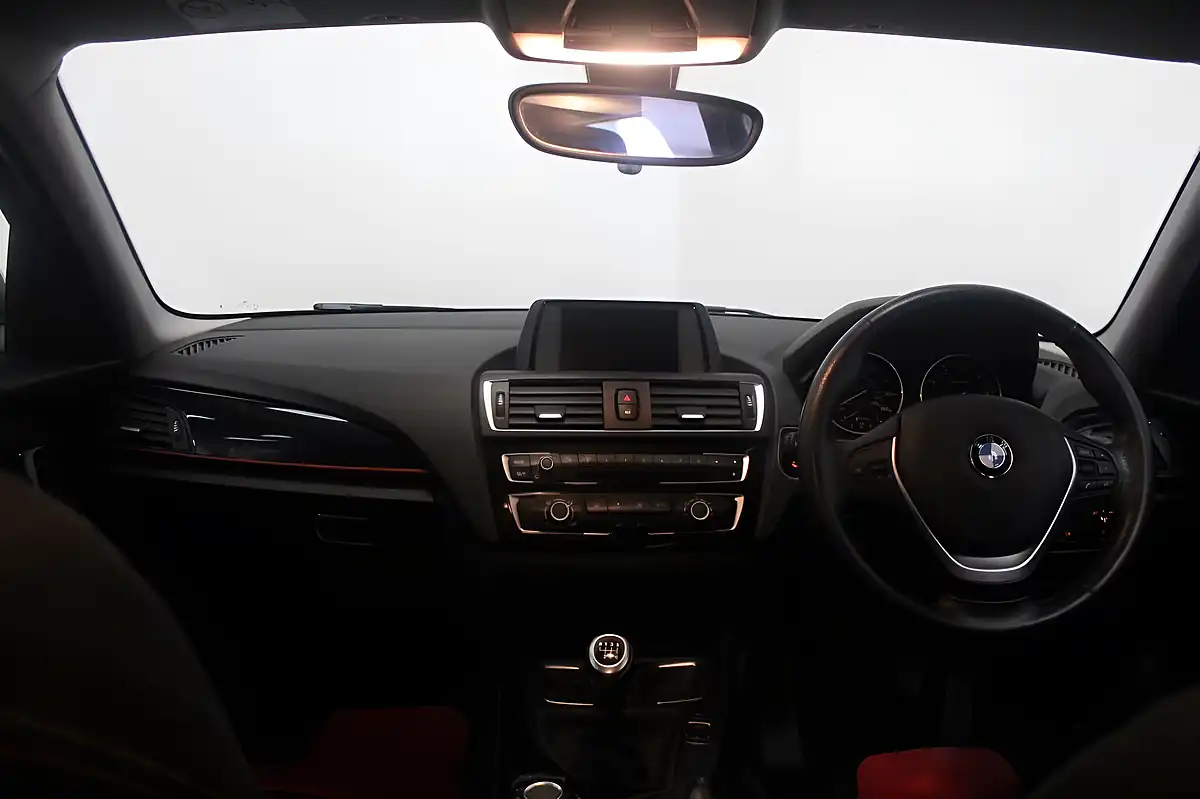 Used 2015 BMW 1 Series Sport Silver - Interior and Exterior details 13