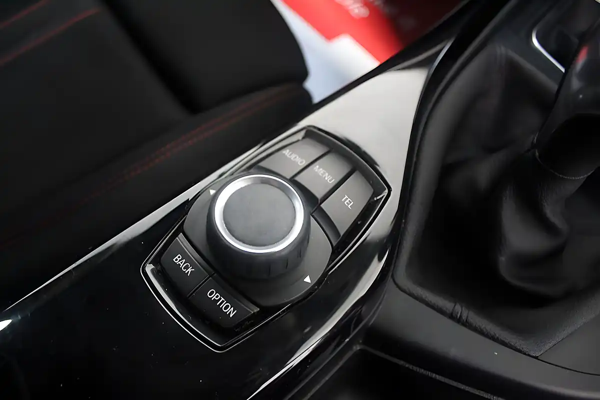 Used 2015 BMW 1 Series Sport Silver - Interior and Exterior details 15
