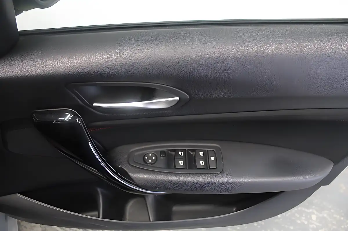 Used 2015 BMW 1 Series Sport Silver - Interior and Exterior details 17