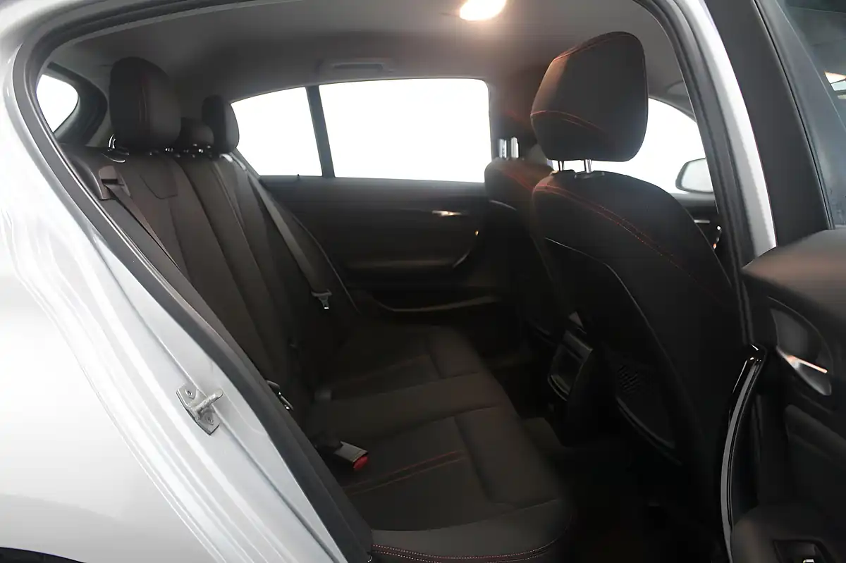 Used 2015 BMW 1 Series Sport Silver - Interior and Exterior details 18