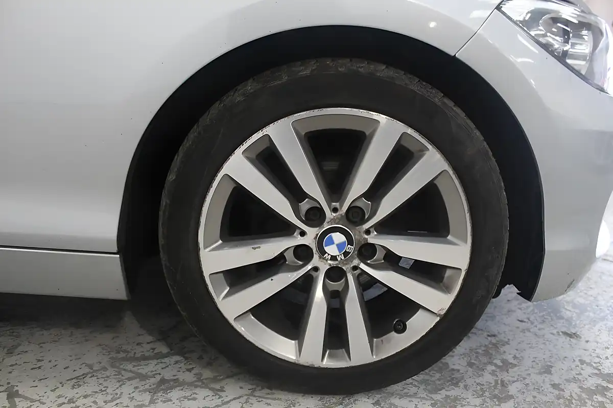 Used 2015 BMW 1 Series Sport Silver - Interior and Exterior details 19