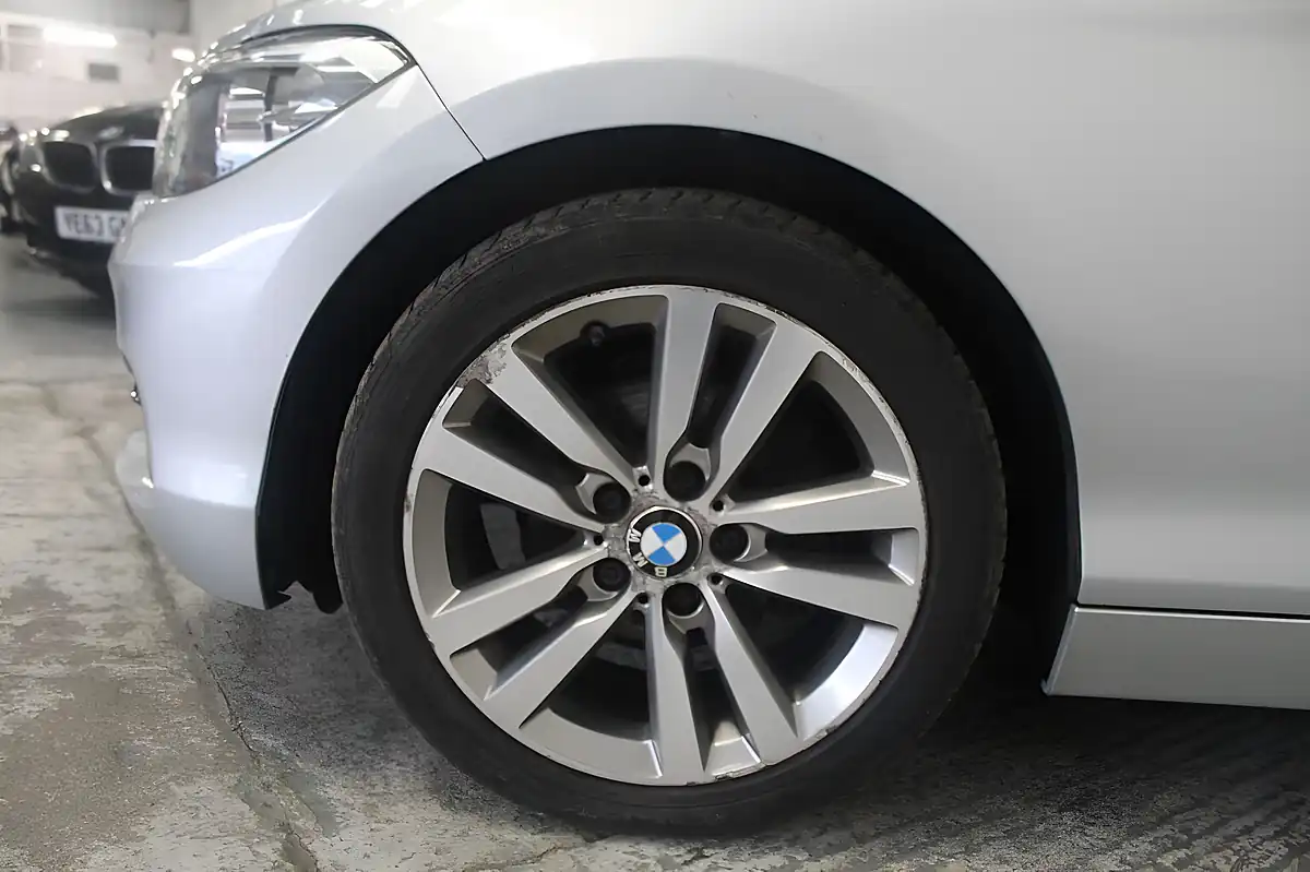 Used 2015 BMW 1 Series Sport Silver - Interior and Exterior details 20