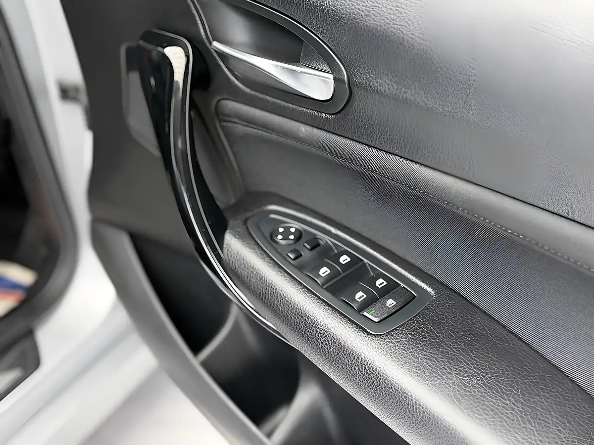 Used 2015 BMW 1 Series Sport Silver - Interior and Exterior details 14
