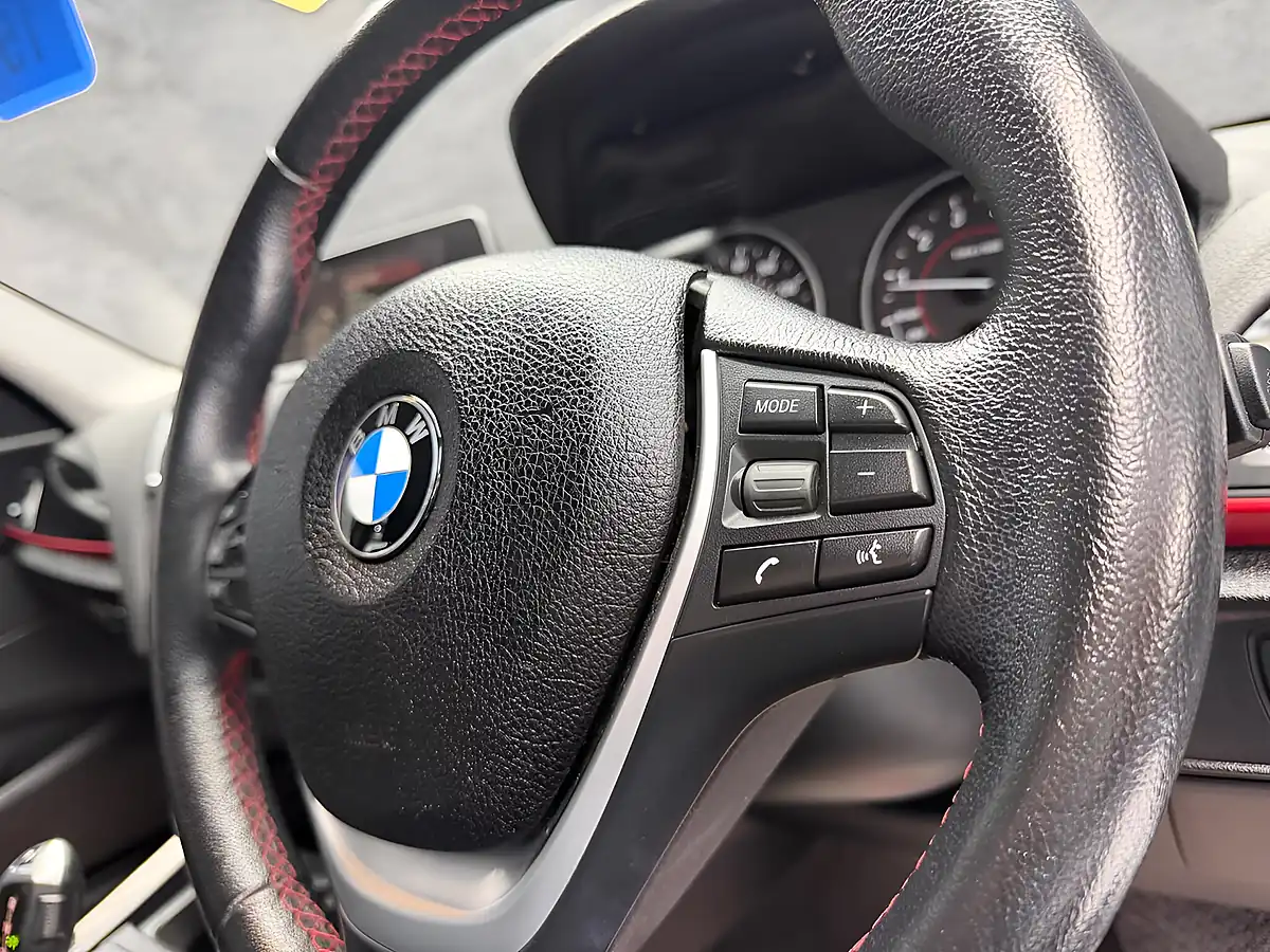 Used 2015 BMW 1 Series Sport Silver - Interior and Exterior details 18
