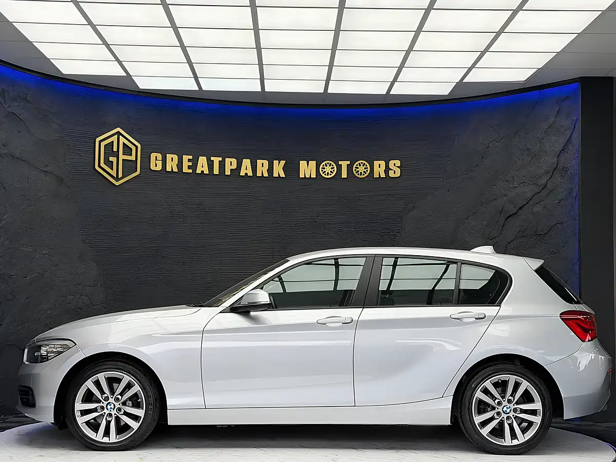 Used 2015 BMW 1 Series Sport Silver - Interior and Exterior details 8