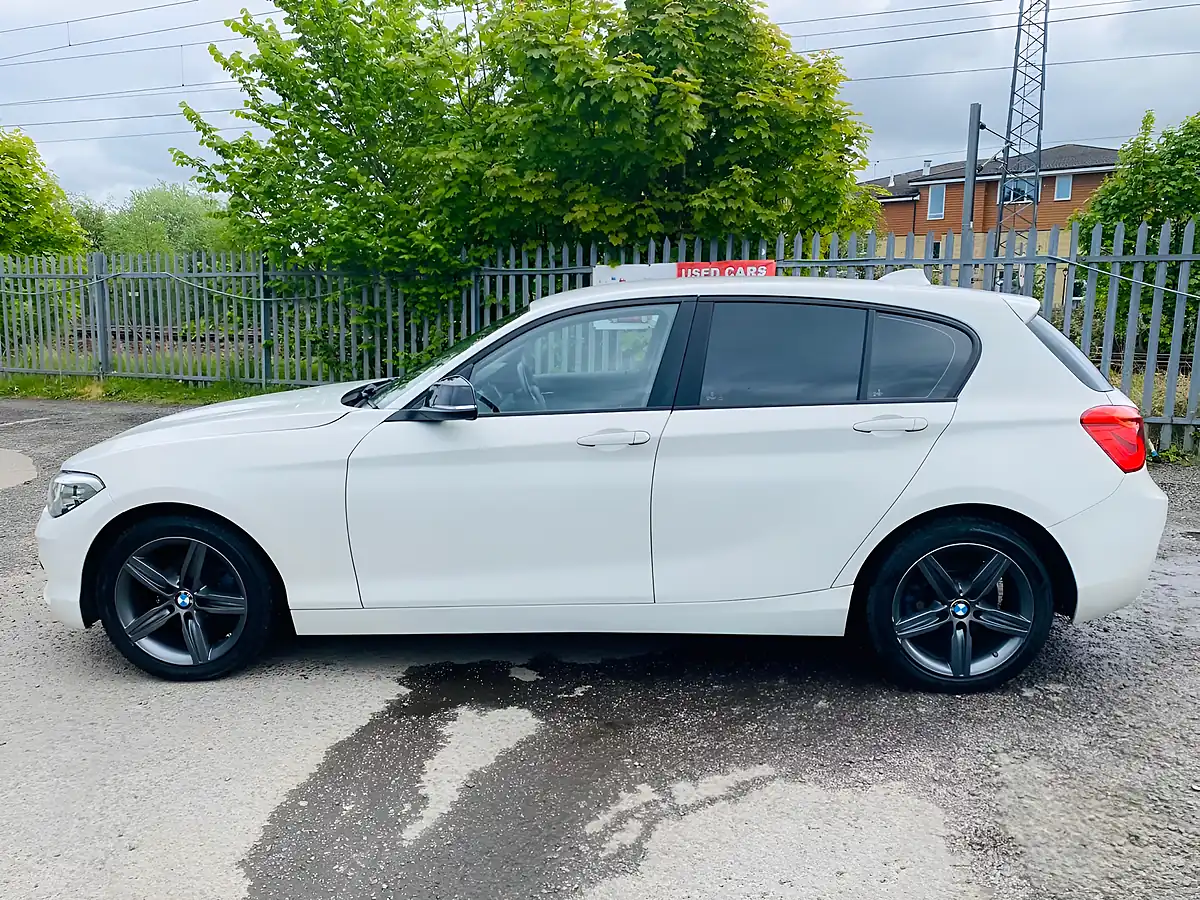 Used 2015 BMW 1 Series Sport White - Interior and Exterior details 11