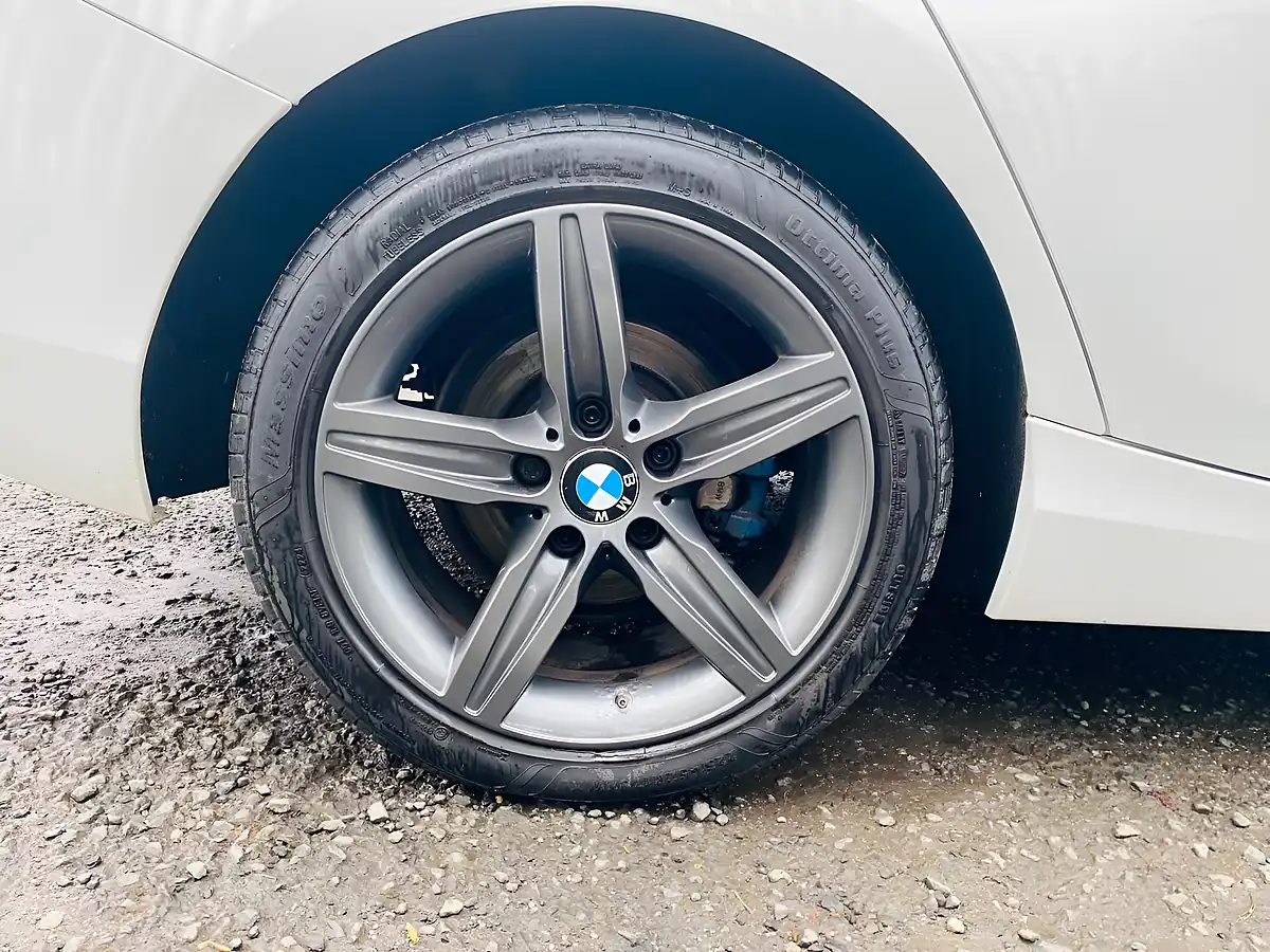 Used 2015 BMW 1 Series Sport White - Interior and Exterior details 12