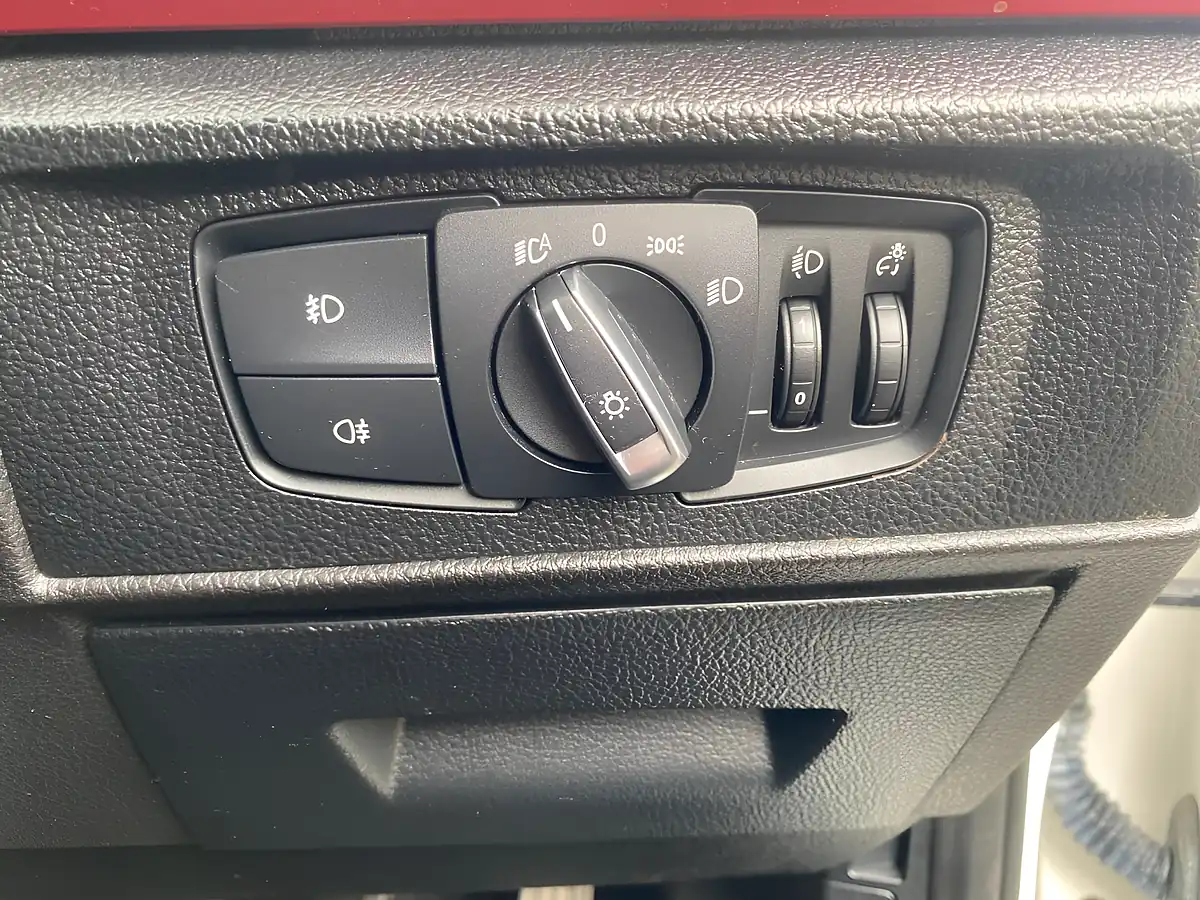 Used 2015 BMW 1 Series Sport White - Interior and Exterior details 16