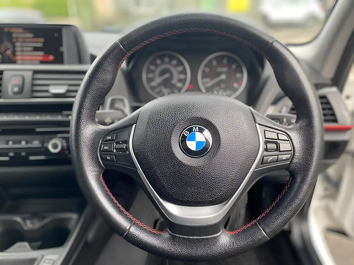 Used 2015 BMW 1 Series Sport White - Interior and Exterior details 17