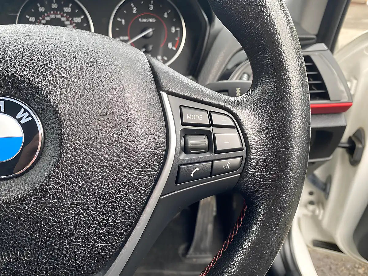 Used 2015 BMW 1 Series Sport White - Interior and Exterior details 19