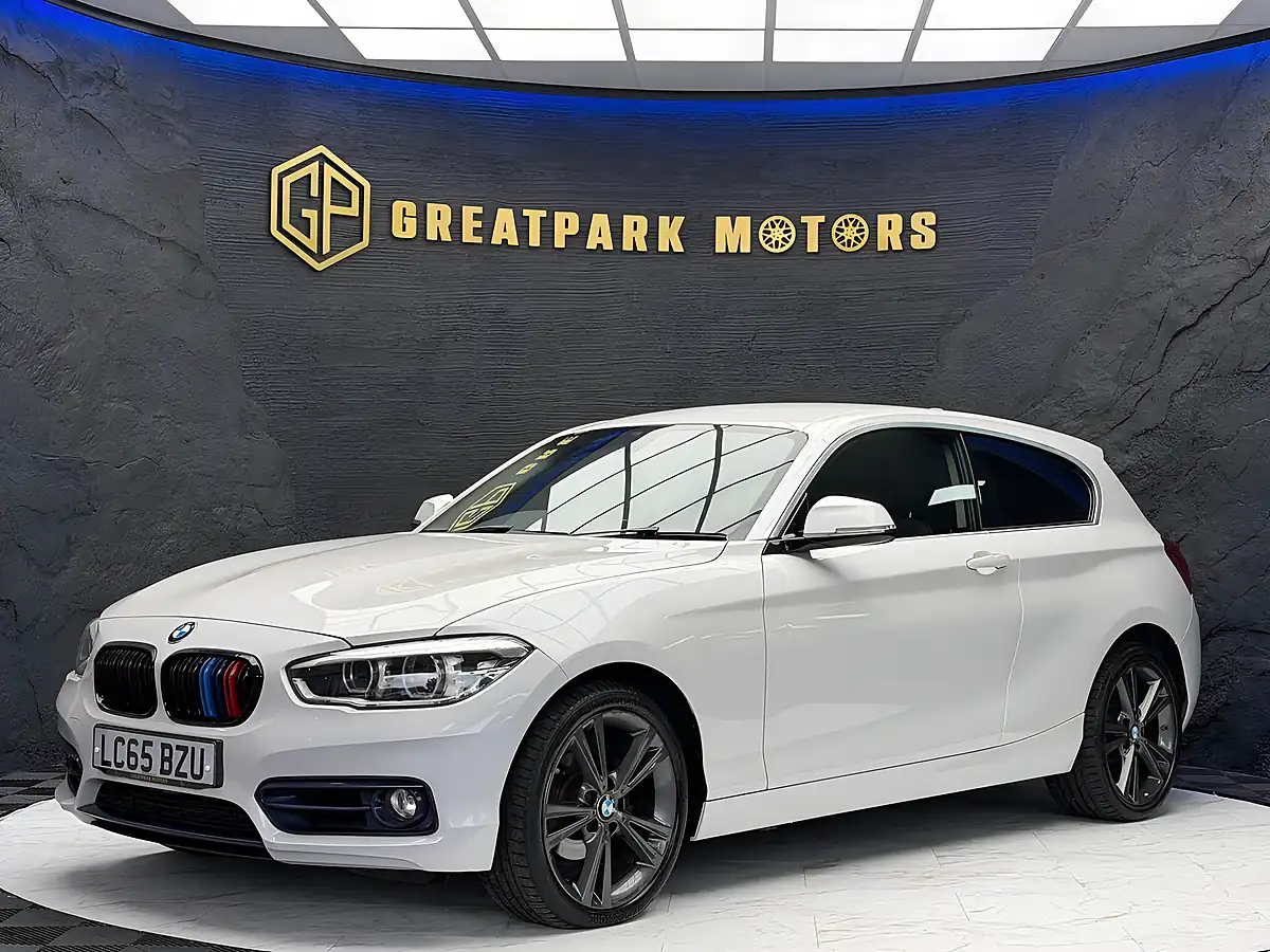 Used 2015 BMW 1 Series Sport White - Front View