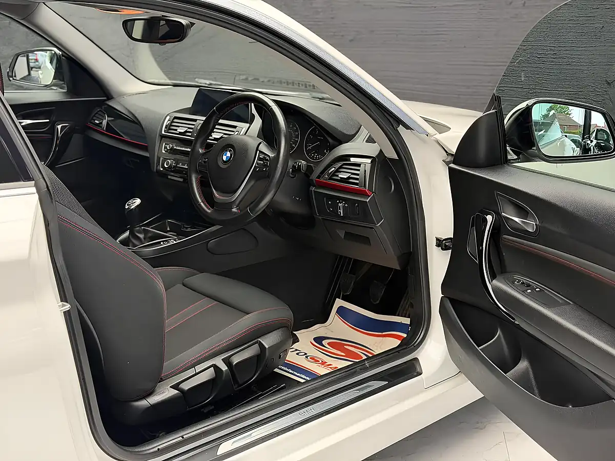 Used 2015 BMW 1 Series Sport White - Interior and Exterior details 10