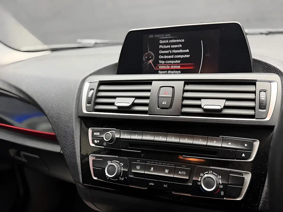 Used 2015 BMW 1 Series Sport White - Interior and Exterior details 16