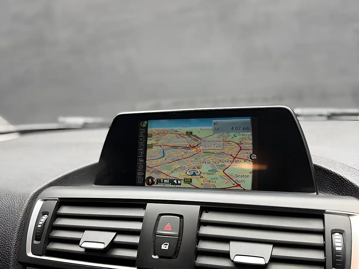 Used 2015 BMW 1 Series Sport White - Interior and Exterior details 17