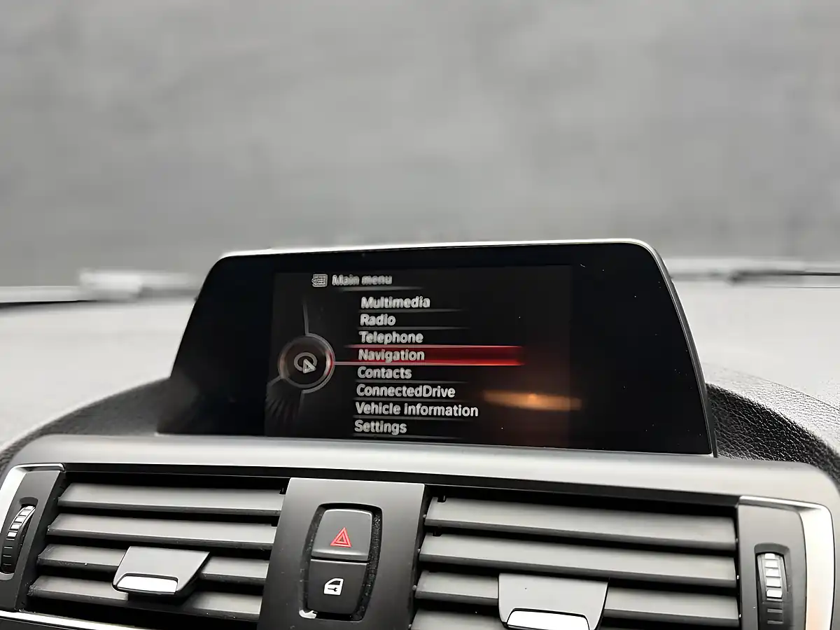 Used 2015 BMW 1 Series Sport White - Interior and Exterior details 18