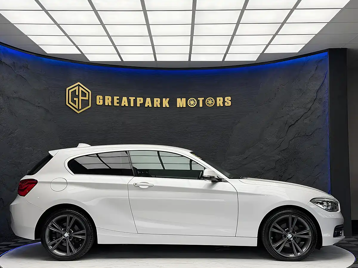 Used 2015 BMW 1 Series Sport White - Interior and Exterior details 4